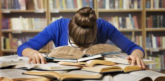 Personat që lexojnë libra janë më të sjellshëm dhe më zemërgjerë libra