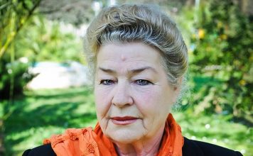 “Një i shkolluar për familje”, batuta e Dritëroit me Enverin: A do bëhej Samiu shkrimtar nëse arsimohej vetëm Naimi? margaritë xhepa