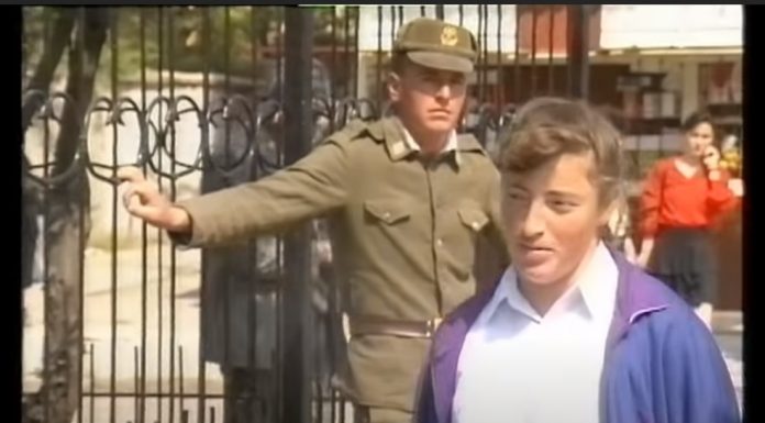 Video e rrallë: E mbani mend Shqipërinë e vitit 1993