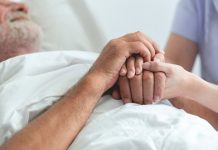 Jam krenare që pastroj b…, i laj, ndërroj, ushqej dhe kujdesem për NJERËZ….