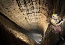 Me një rekord prej 2.212 metrash, shpella Verjovkina është më e thella në botë e zbuluar deri më sot. Shpella zbret