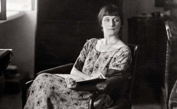 Ana Ahmatova: Kaq shumë gurë hodhën përmbi mua…