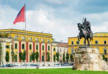 O Zot, ruaje edhe atë pak Shqipëri që ka mbetë!