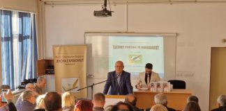 U mbajtën “Takimet Poetike të Karadakut”/ Çmimet i fituan Alfons Zeneli, Alketa Spahiu dhe Sermet Sulejmani