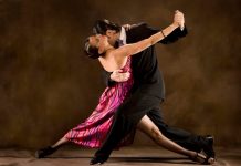 Tango si valle kulmore/ Përqafim intim, pasion, lidhje shpirtërore
