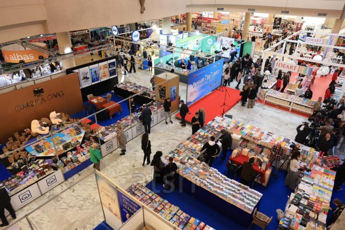 “Ndërgjegjja jonë ka nevojë për librat”/ U hap edicioni i 28-të i Panairit të Librit në Tiranë