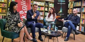 U promovua libri “Tjetërsimi” i autorit Emanuel Bajra