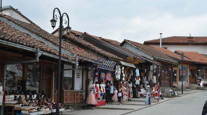Takim dhe ekspozitë për Çarshinë e Madhe të Gjakovës
