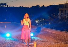 Në Gjakovë u organizua “Promenada Verore Poetike”, u lexuan poezi nga poetë të njohur