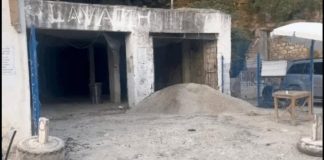 Shpella e Ciklopit në Himarë, mes jehonës së “Odisesë” së Nolan dhe realitetit të një lavazhi makinash