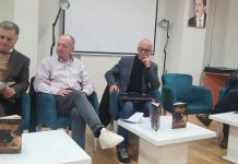 Në Gjakovë u promovua romani “Kafene Monaliza”