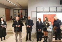Në Gjakovë u hap ekspozita personale “CODE” e piktorit Kamuran Goranci